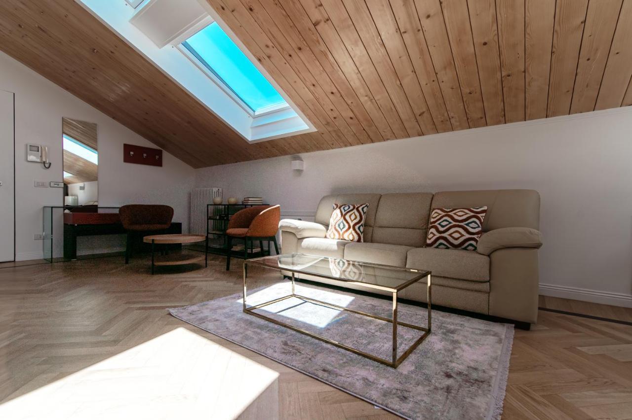Apartament Attic 64 - The House Of Travelers Como Zewnętrze zdjęcie