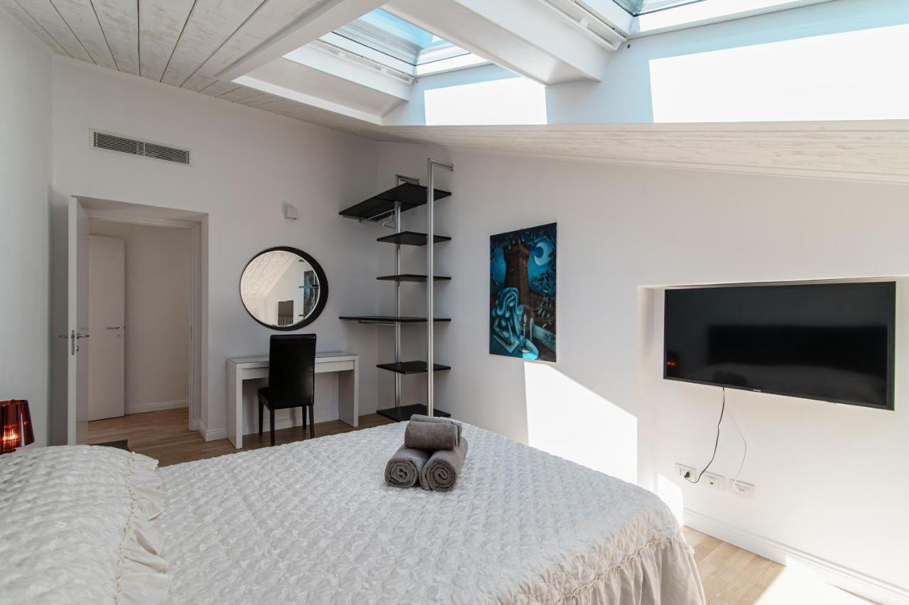 Apartament Attic 64 - The House Of Travelers Como Zewnętrze zdjęcie