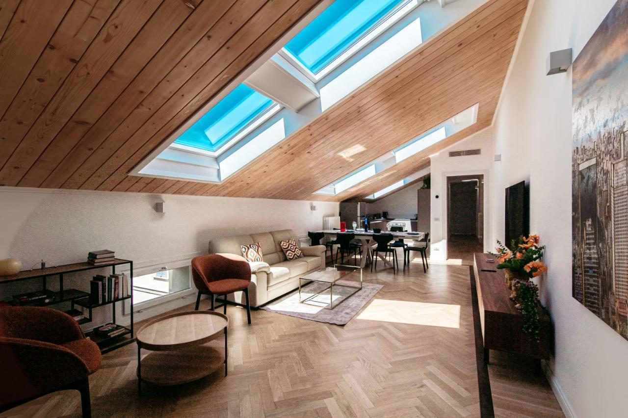 Apartament Attic 64 - The House Of Travelers Como Zewnętrze zdjęcie
